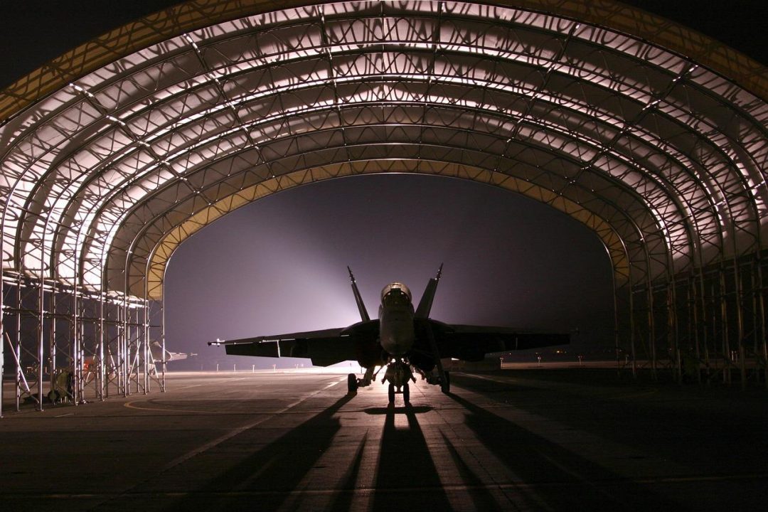 hangar-81779_1280